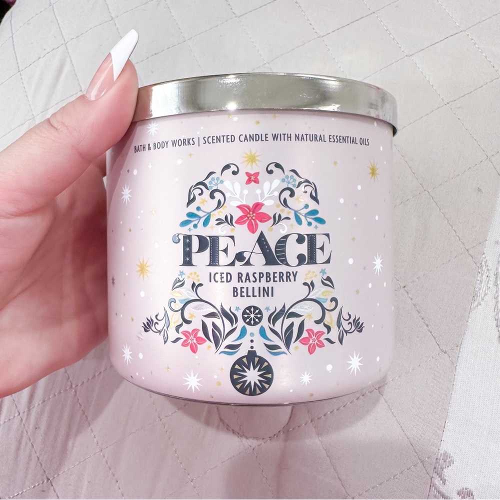 Bath & Body Works Candle - Iced Raspberry Bellini 🩷